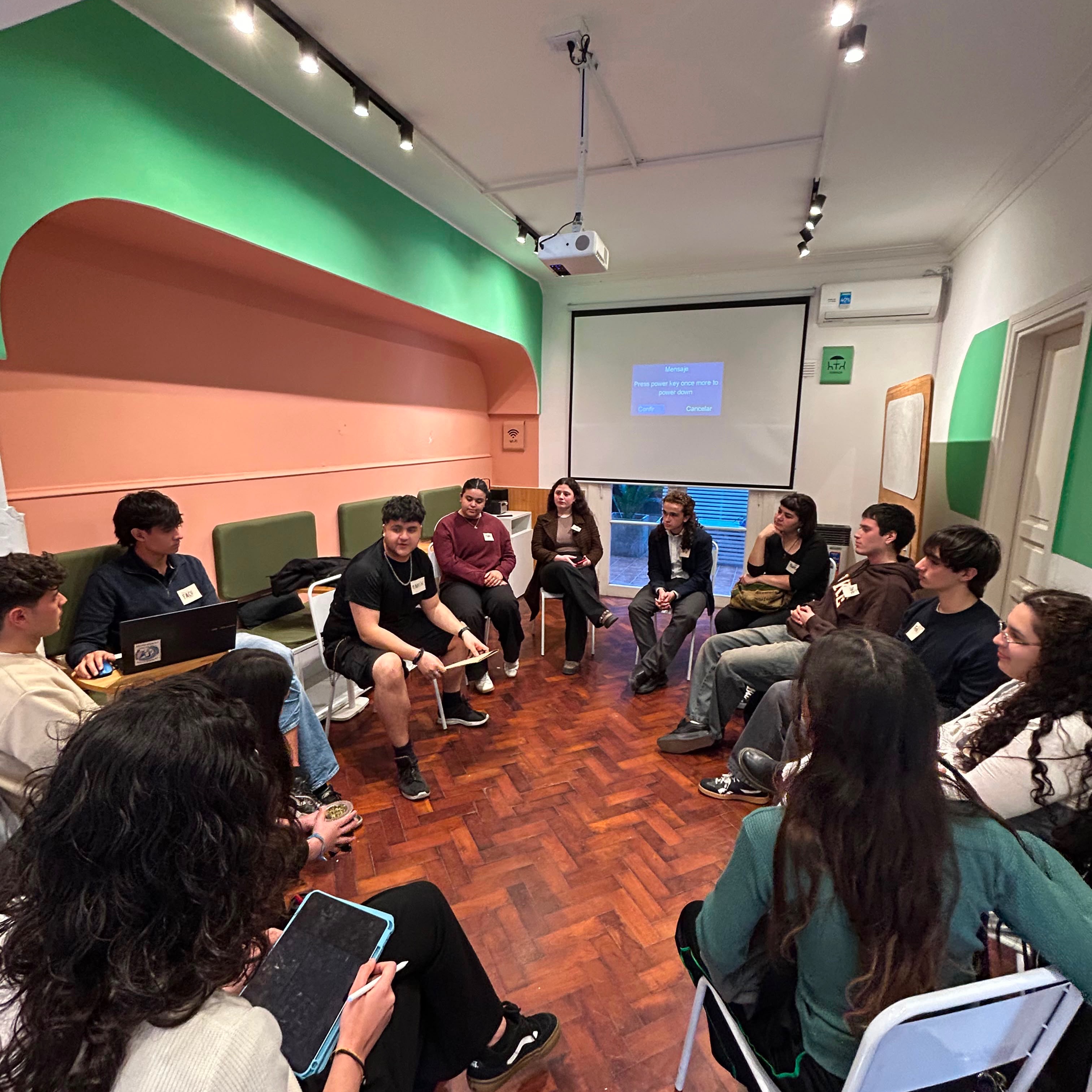 Encuentro de la comunidad universitaria en La Casa